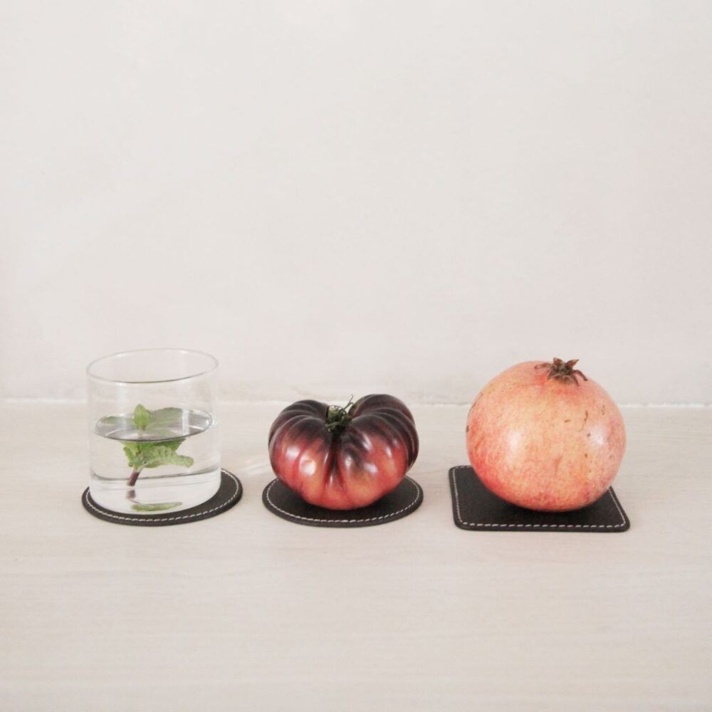 coasters-in-leather-with-vegetables-and-glass-orskov