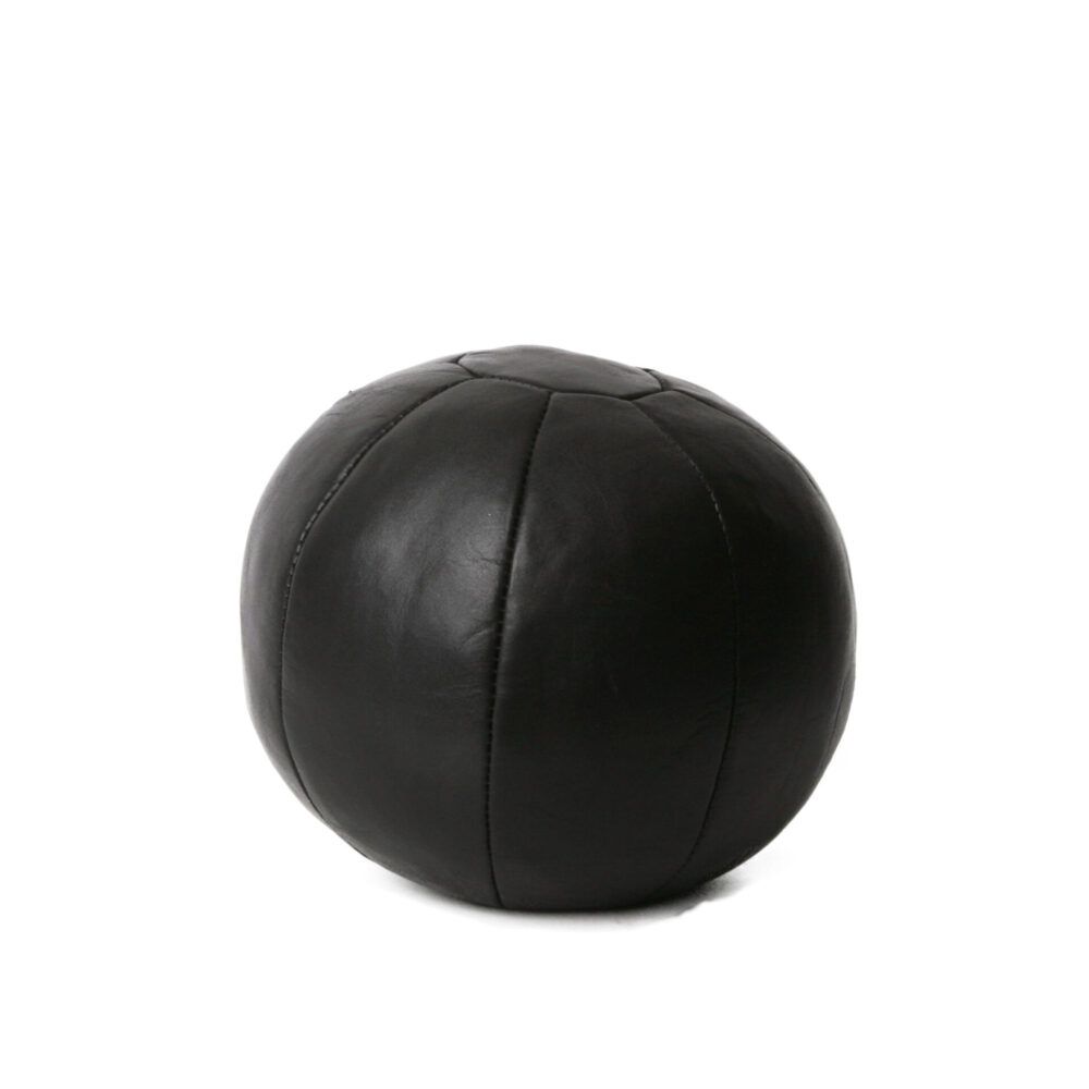 large-round-medicine-ball-in-leather-black